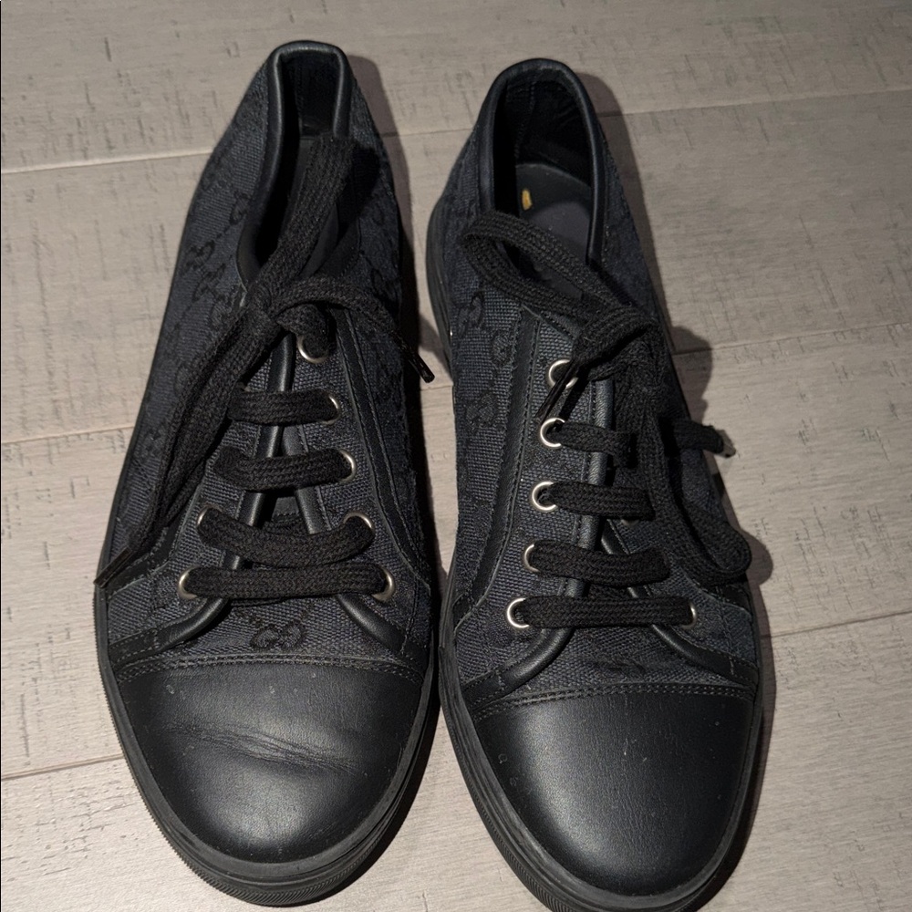 Women's Black Authentic Gucci Designer Lace-Up Sneakers